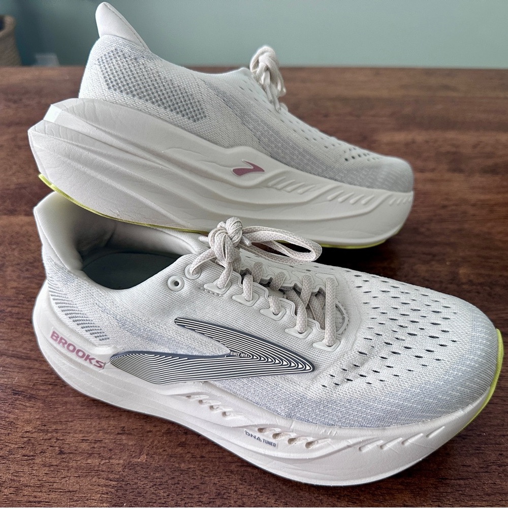 Brooks Glycerin Max Running Shoes, Women’s 8.5 (Coconut/Alloy/Rose)